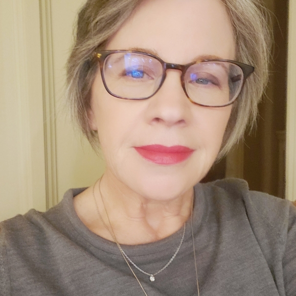 Selling from my closet - Picture 2 of 6